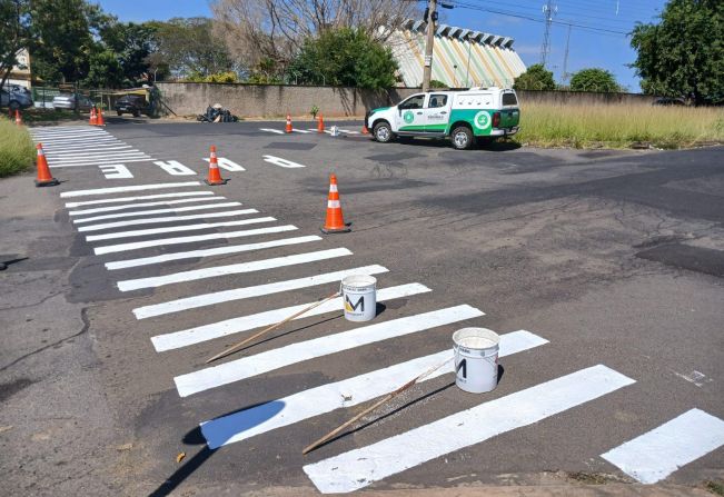 SINALIZAÇÃO REFORÇADA PRÓXIMO A ESCOLA CAIC NO BAIRRO COHAB 2