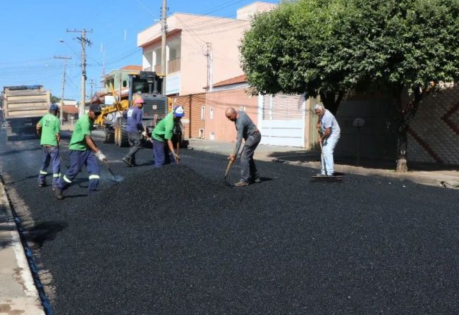 FIM DOS BURACOS NA RUA HORTÊNCIA FREIRE MACHADO