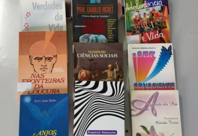 TEM LIVROS NOVOS NA BIBLIOTECA MUNICIPAL!