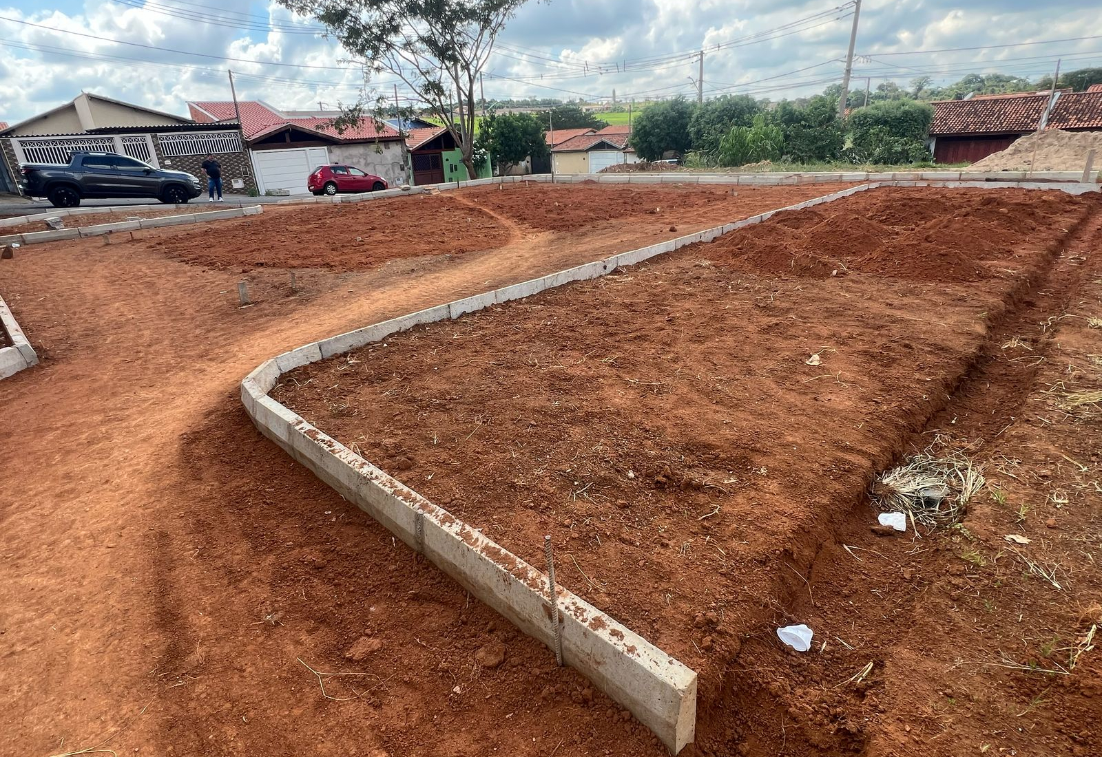 CONSTRUÇÃO DE PRAÇA E QUADRAS NO BAIRRO JOSÉ JUSTI!
