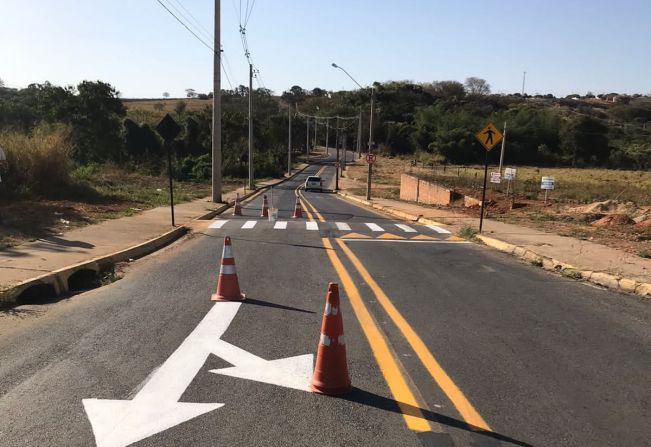 MANUTENÇÃO NA SINALIZAÇÃO DE TRÂNSITO EM MOCOCA 