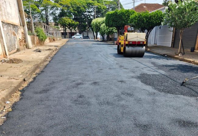  EQUIPE DA OPERAÇÃO TAPA BURACOS SEGUE TRABALHANDO CONSTANTEMENTE