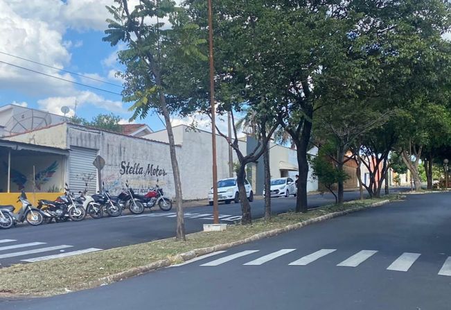 PREFEITURA REALIZA LIMPEZA E MANUTENÇÃO NA AVENIDA DO FÓRUM E CAMPO DO CRUZEIRO 