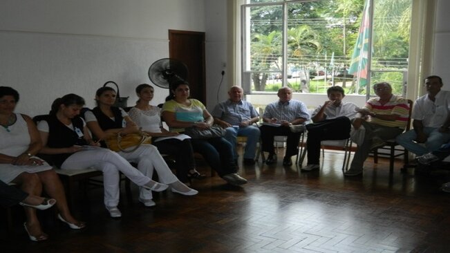 Prefeitura reúne departamentos para discutir ações no combate à Dengue